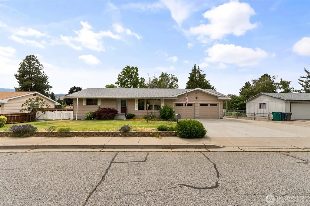 60 N Green Place East Wenatchee WA 98802
