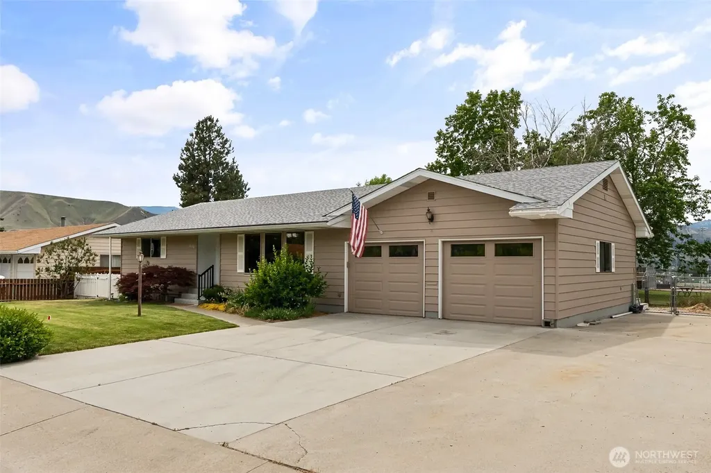 60 N Green Place East Wenatchee WA 98802