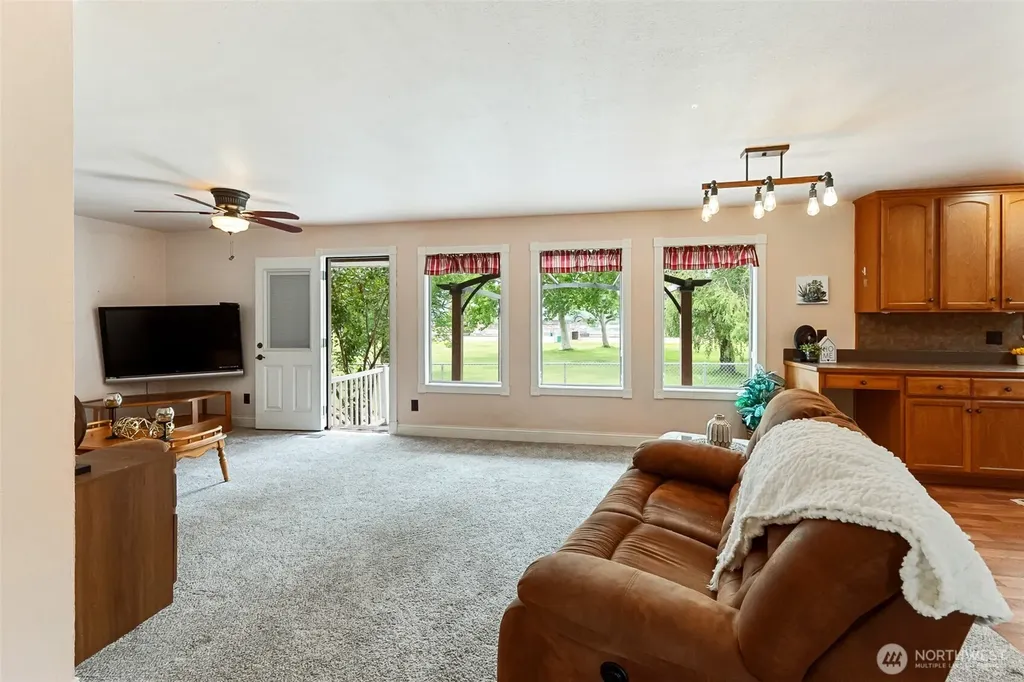 60 N Green Place East Wenatchee WA 98802