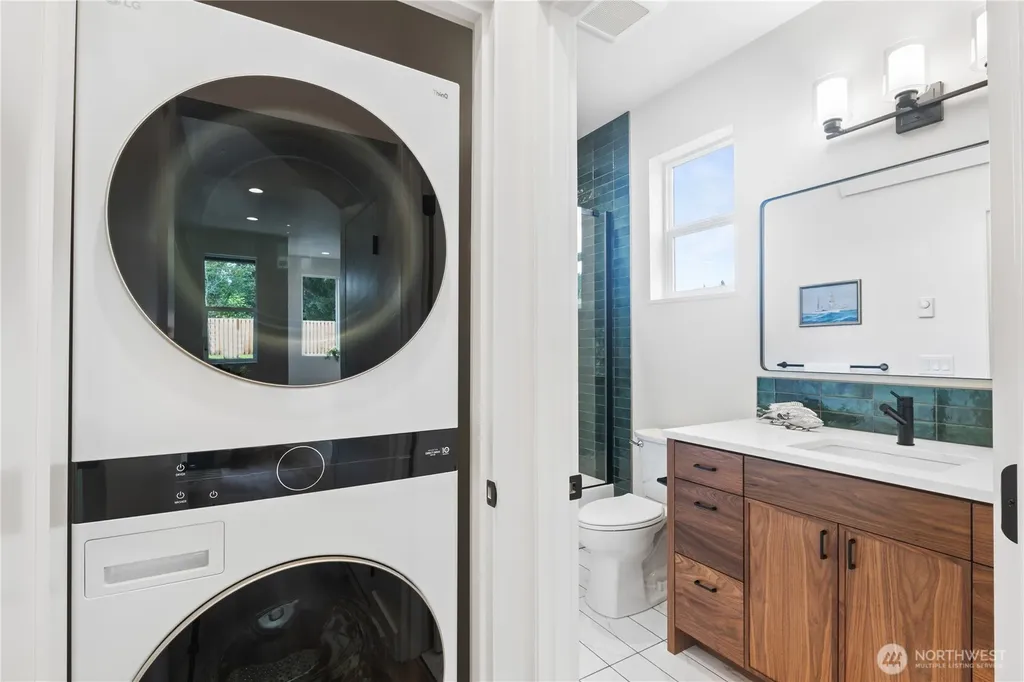2907 Cedarwood Avenue Bellingham WA 98225