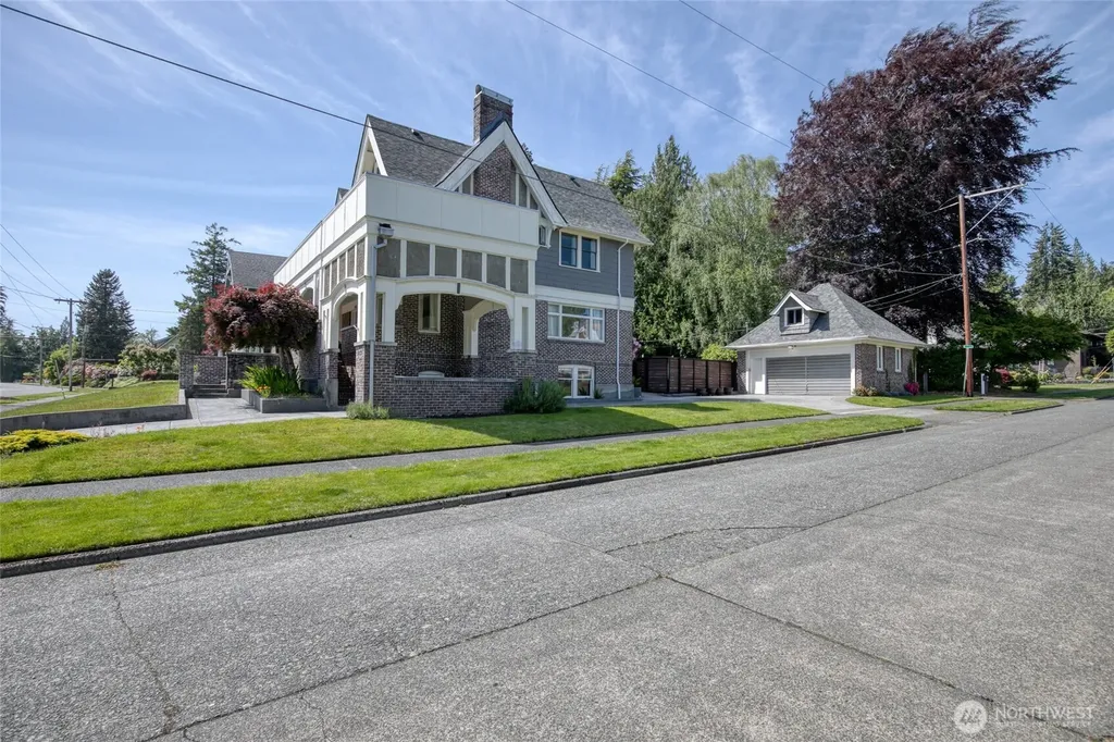 400 W 8th Aberdeen WA 98520