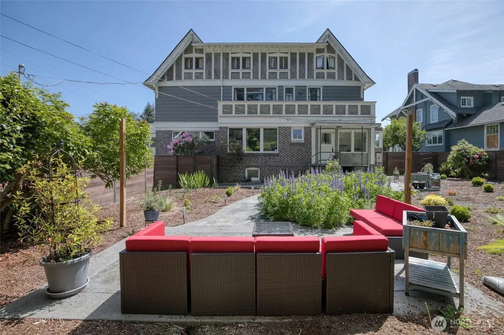 400 W 8th Aberdeen WA 98520