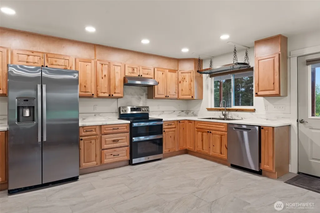 1363 E Crestview Drive Shelton WA 98584