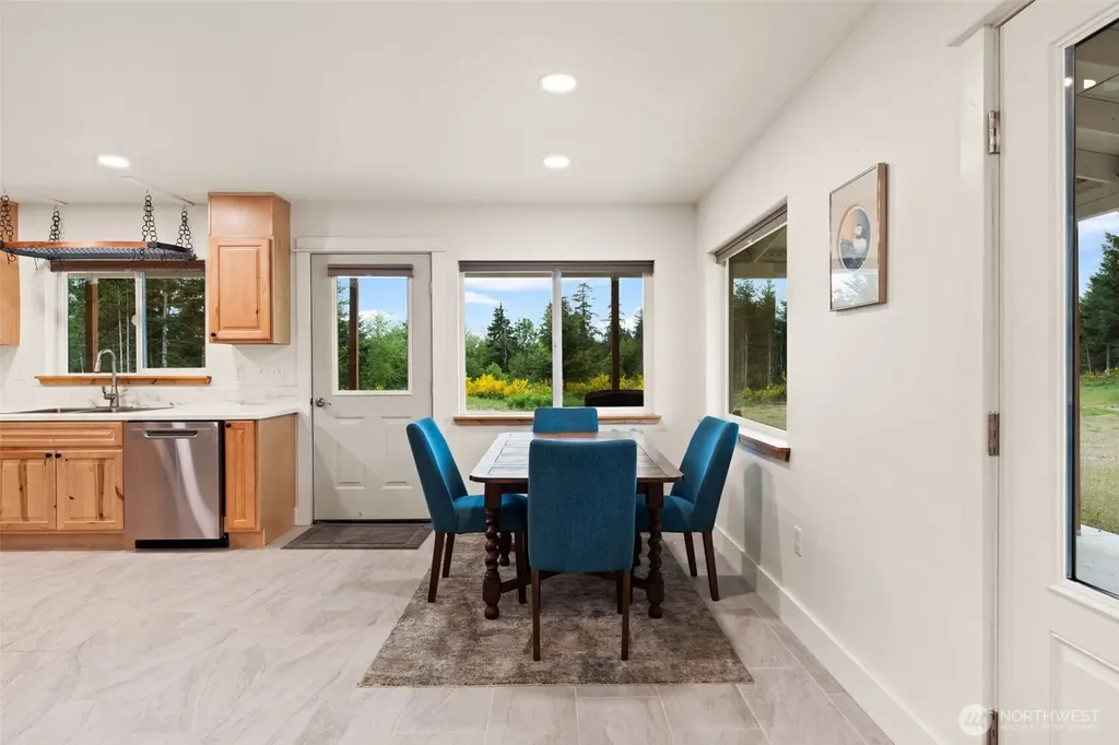 1363 E Crestview Drive Shelton WA 98584