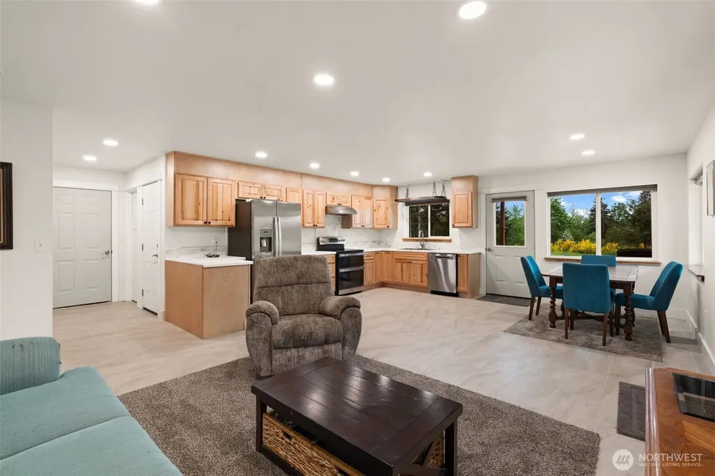 1363 E Crestview Drive Shelton WA 98584
