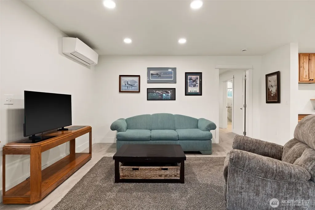1363 E Crestview Drive Shelton WA 98584