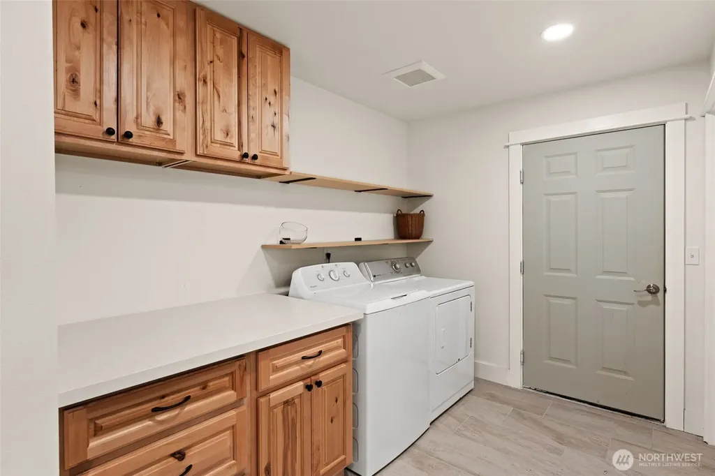 1363 E Crestview Drive Shelton WA 98584
