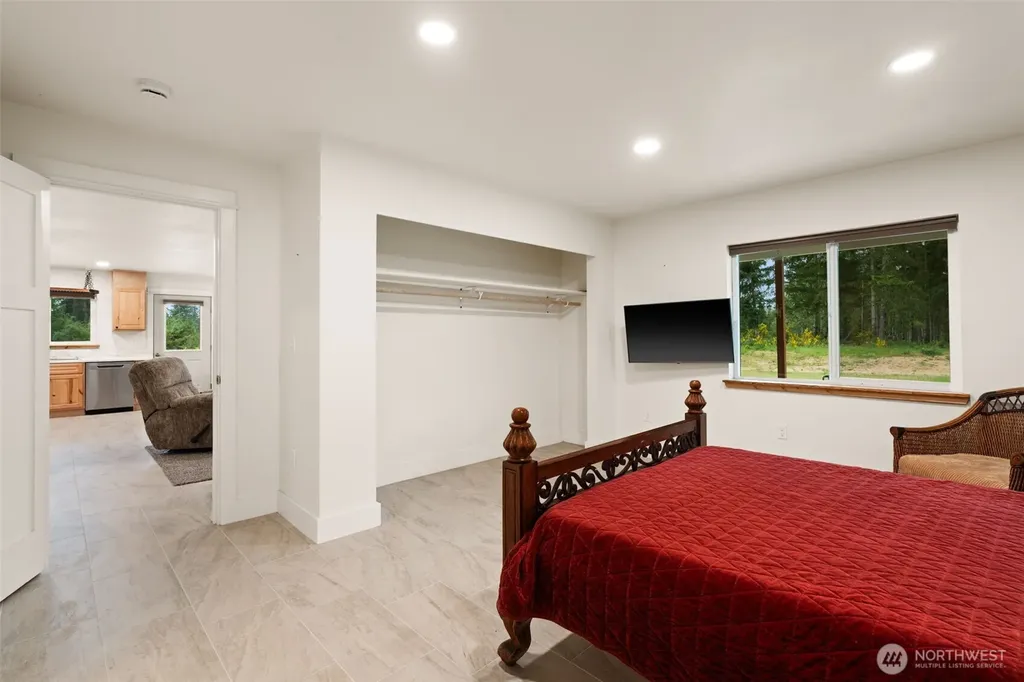 1363 E Crestview Drive Shelton WA 98584