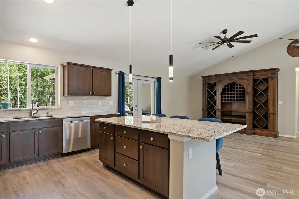 134 Lunderville Lane Port Angeles WA 98362