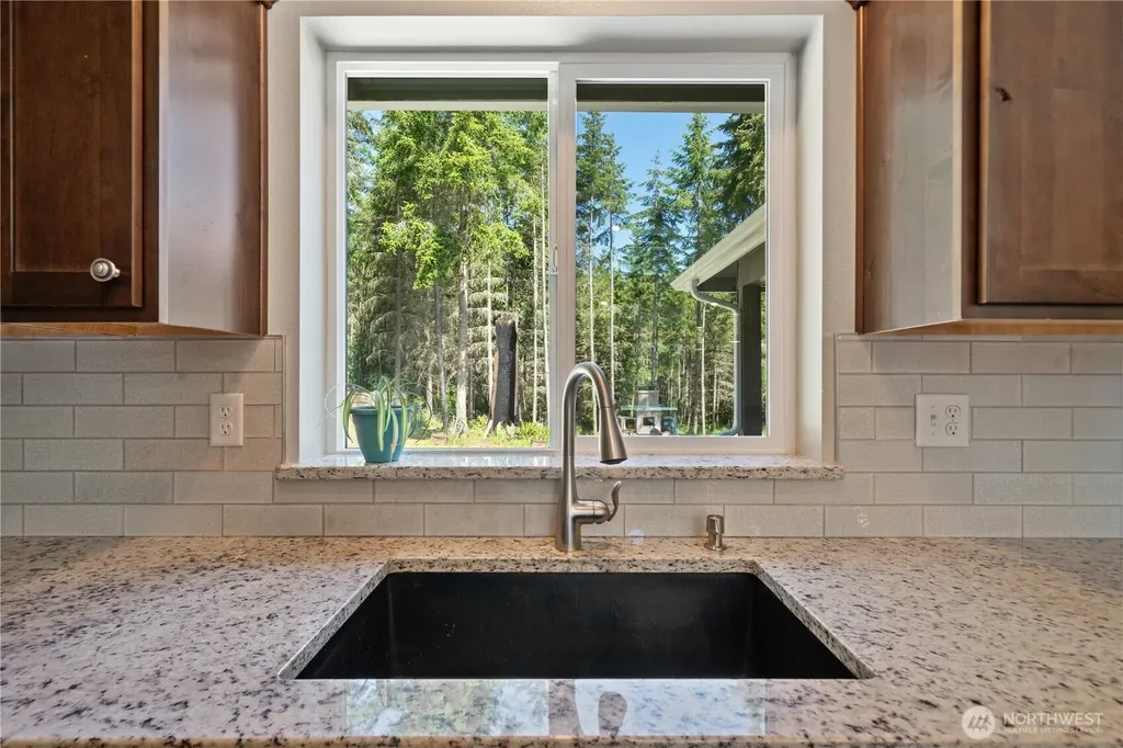 134 Lunderville Lane Port Angeles WA 98362