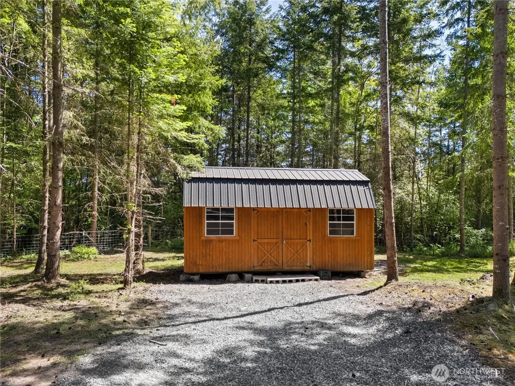 134 Lunderville Lane Port Angeles WA 98362