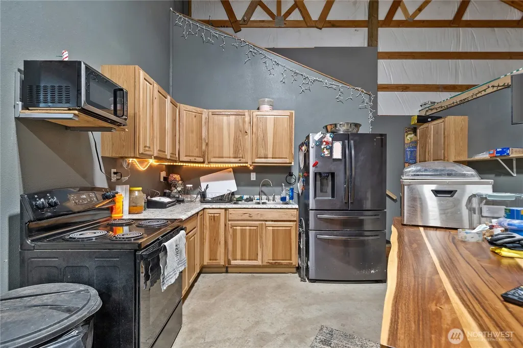 134 Lunderville Lane Port Angeles WA 98362