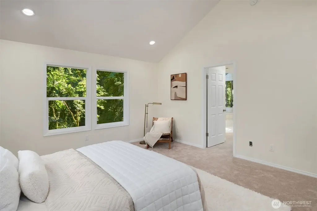 2815 NW Pine Cone Drive Issaquah WA 98027