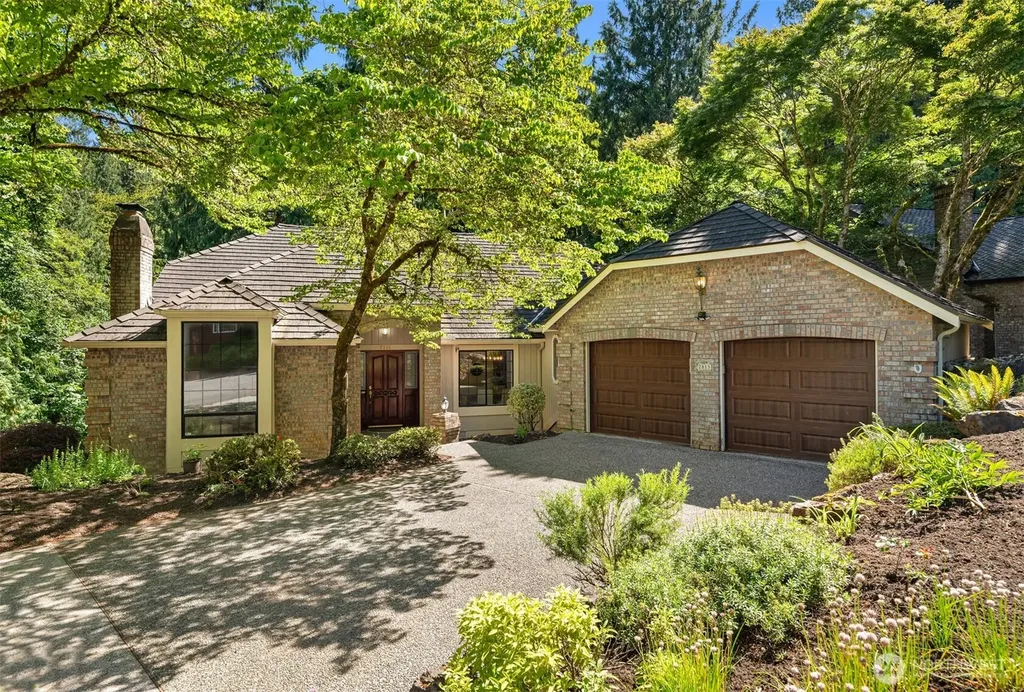 2815 NW Pine Cone Drive Issaquah WA 98027