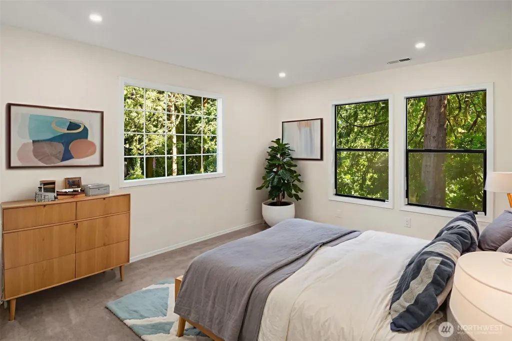 2815 NW Pine Cone Drive Issaquah WA 98027