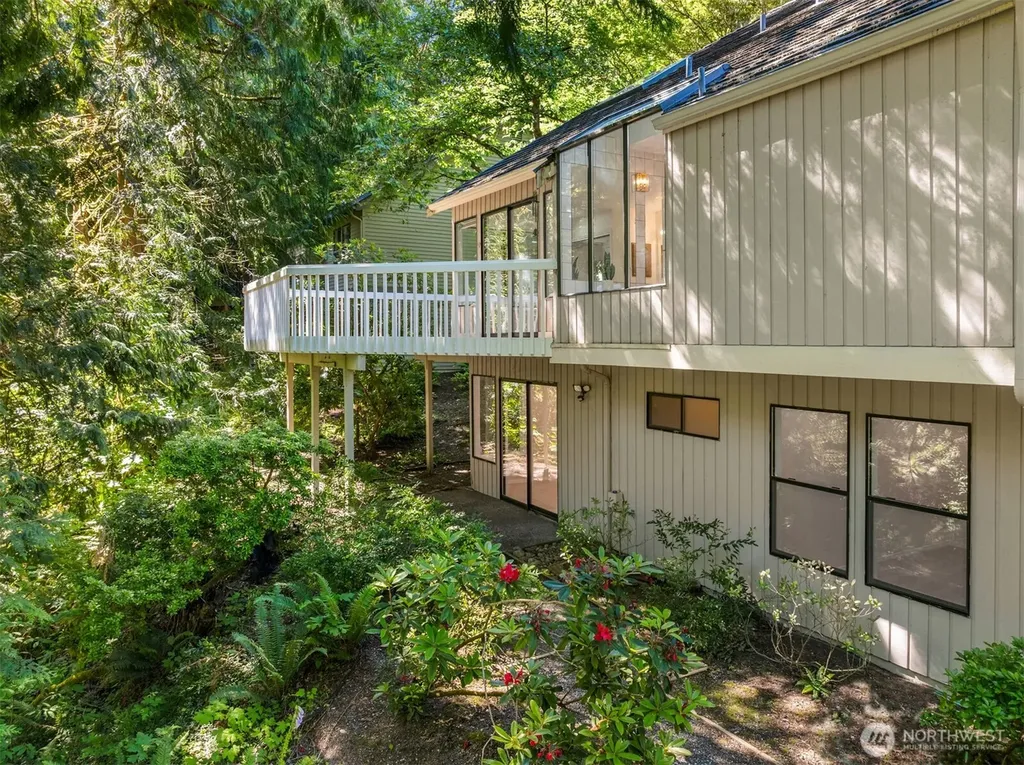 2815 NW Pine Cone Drive Issaquah WA 98027