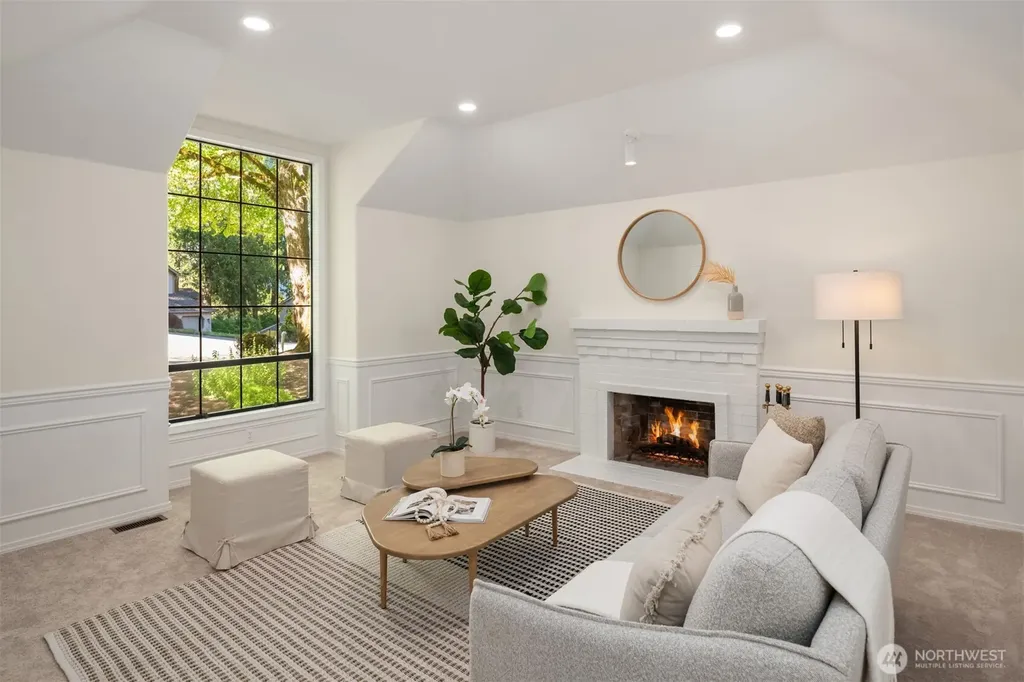 2815 NW Pine Cone Drive Issaquah WA 98027
