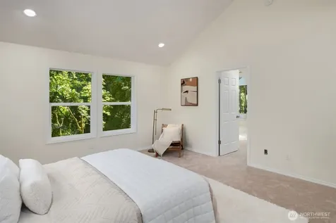 2815 NW Pine Cone Drive Issaquah WA 98027