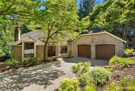 2815 NW Pine Cone Drive Issaquah WA 98027