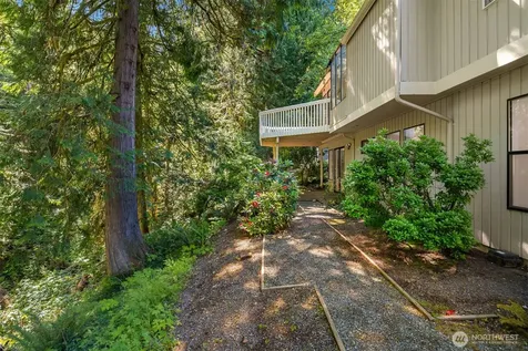 2815 NW Pine Cone Drive Issaquah WA 98027