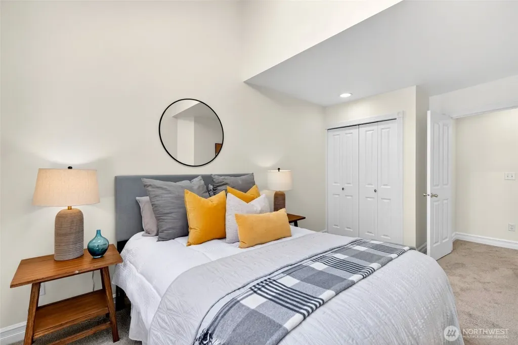 402 Aloha Street Seattle WA 98109