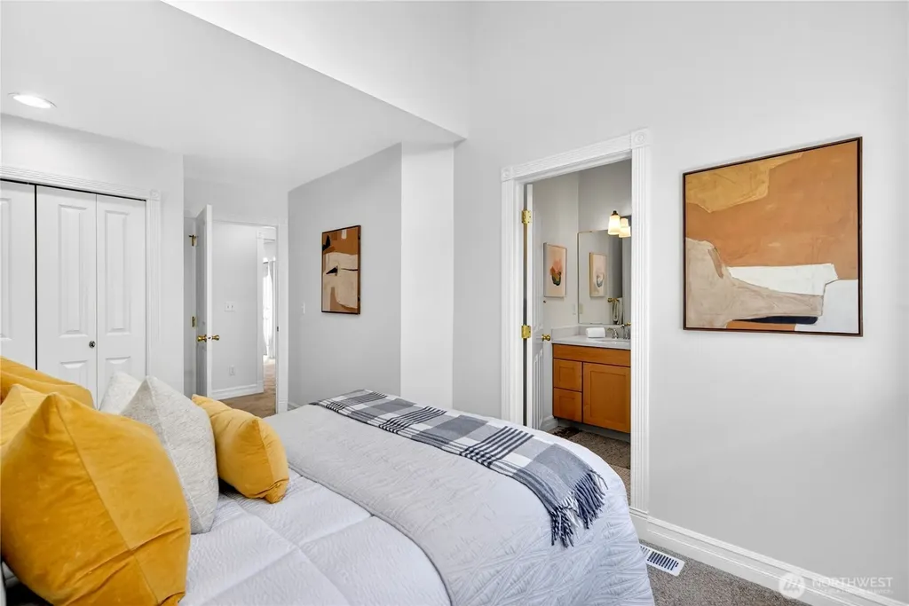 402 Aloha Street Seattle WA 98109