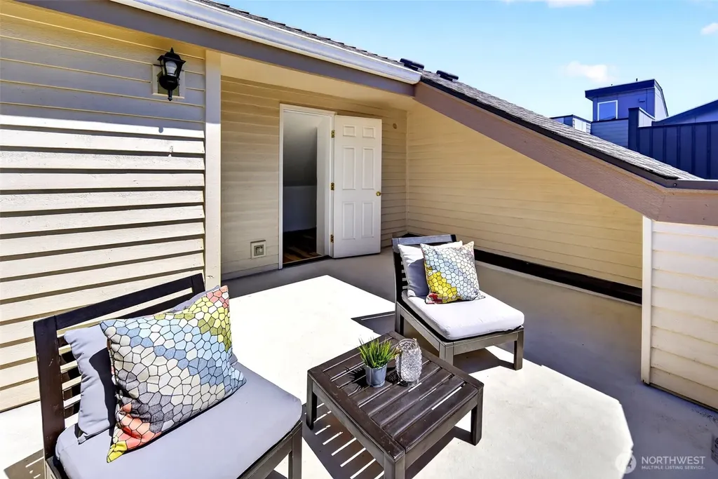 402 Aloha Street Seattle WA 98109