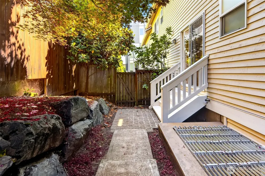 402 Aloha Street Seattle WA 98109