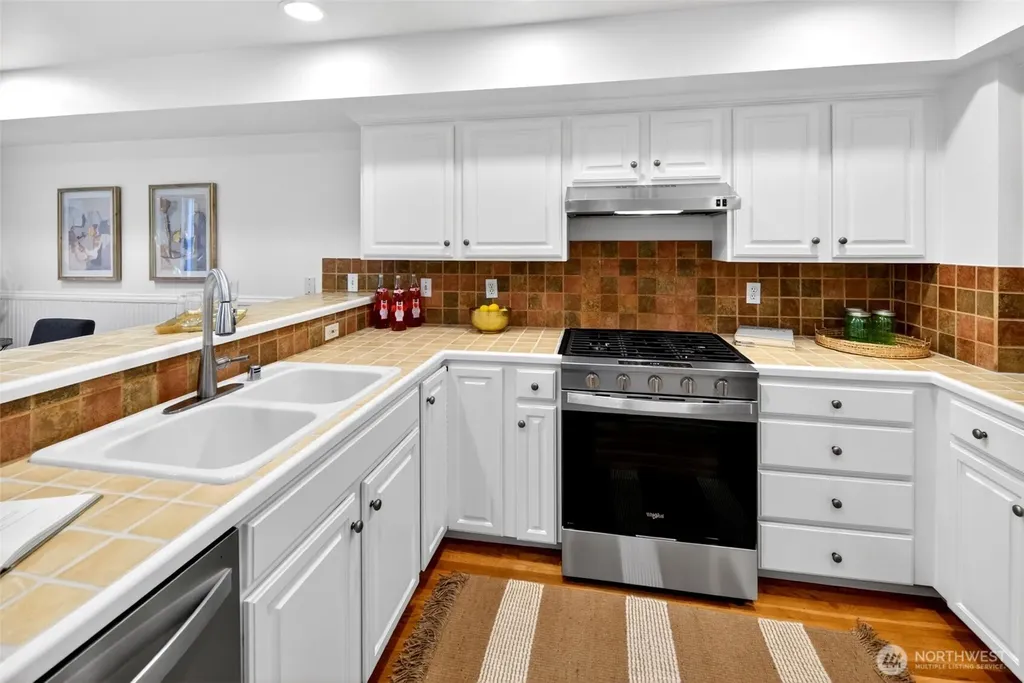 402 Aloha Street Seattle WA 98109