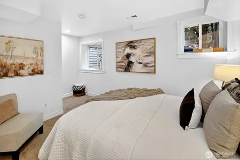 402 Aloha Street Seattle WA 98109