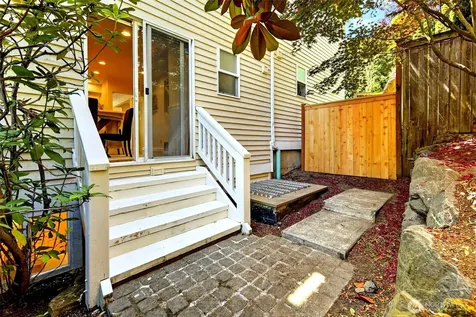 402 Aloha Street Seattle WA 98109