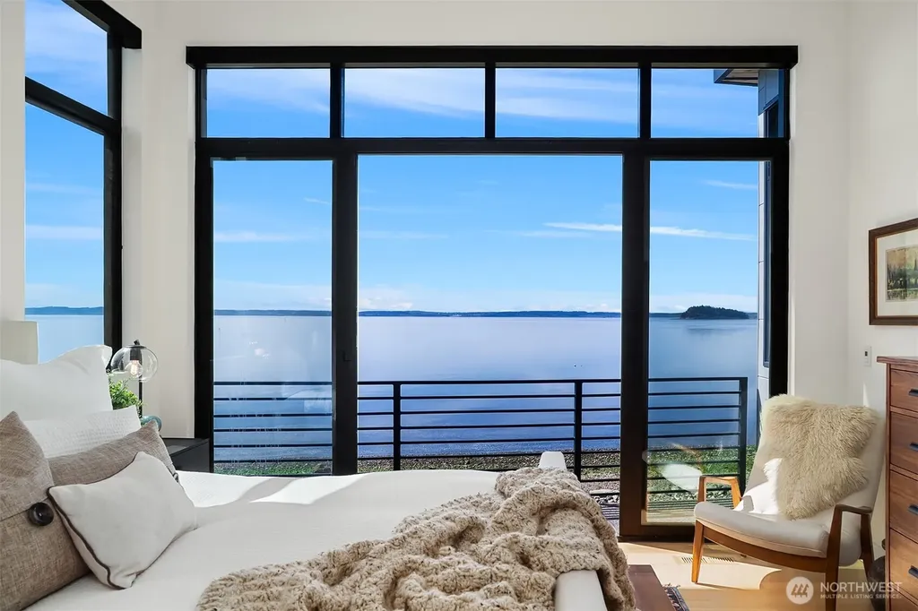 1104 Bayshore Drive Camano Island WA 98282