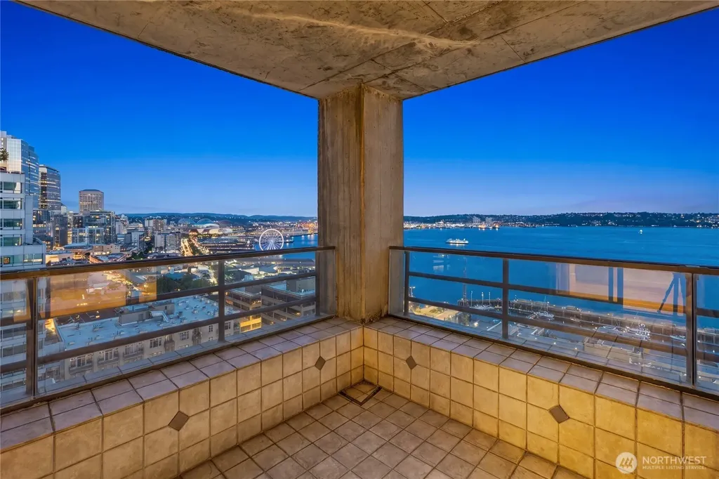 2125 1st Avenue Seattle WA 98121