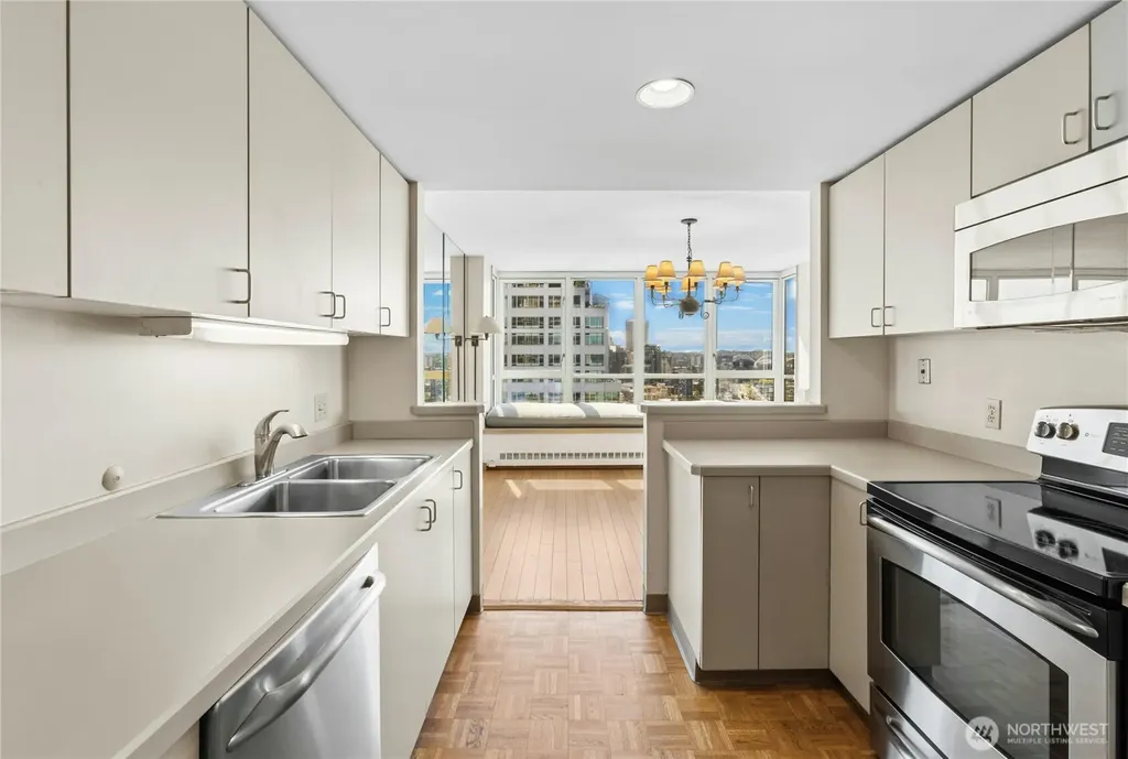 2125 1st Avenue Seattle WA 98121