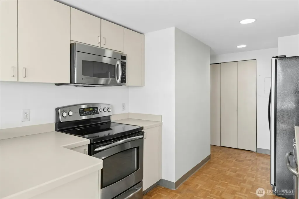 2125 1st Avenue Seattle WA 98121