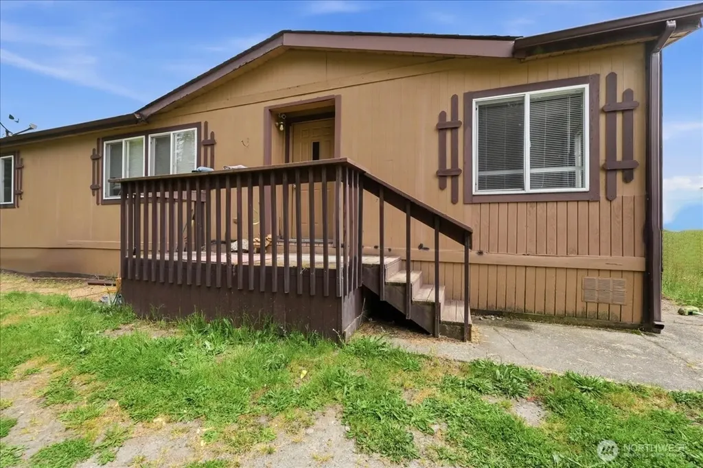 22815 436th Avenue SE Enumclaw WA 98022