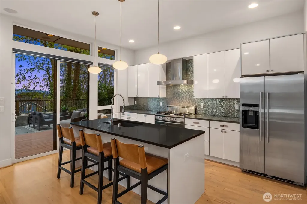 305 24th Avenue E Seattle WA 98112