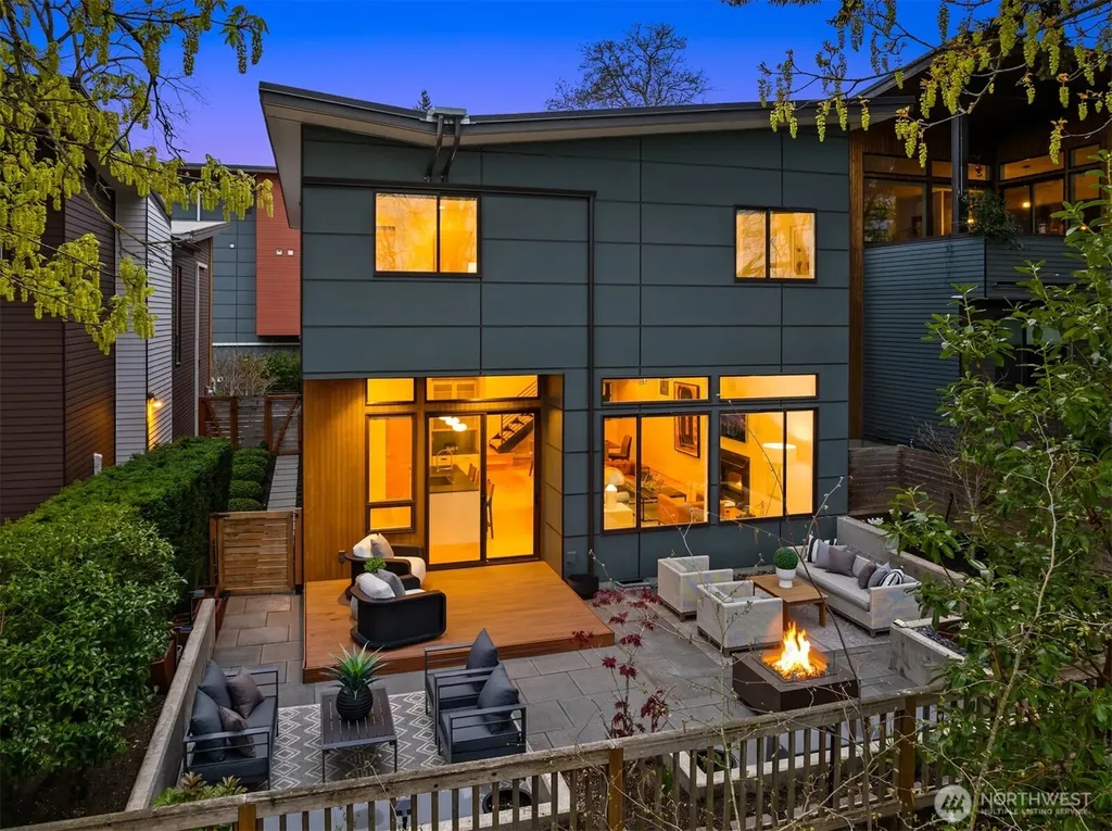 305 24th Avenue E Seattle WA 98112