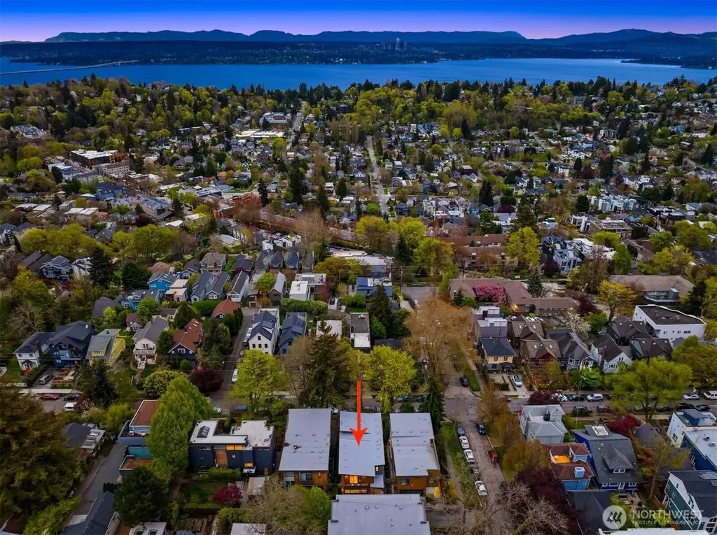 305 24th Avenue E Seattle WA 98112