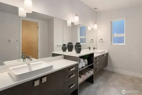 305 24th Avenue E Seattle WA 98112