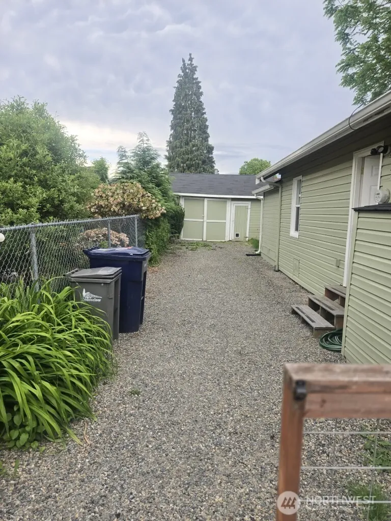 3011 Division Street Enumclaw WA 98022