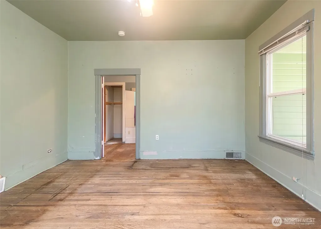 2214 N 60th Street Seattle WA 98103