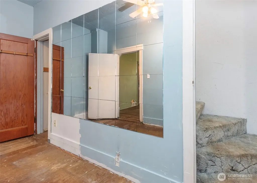 2214 N 60th Street Seattle WA 98103