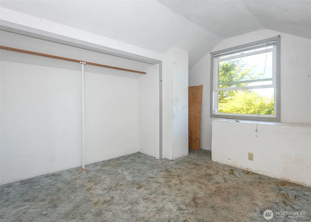 2214 N 60th Street Seattle WA 98103