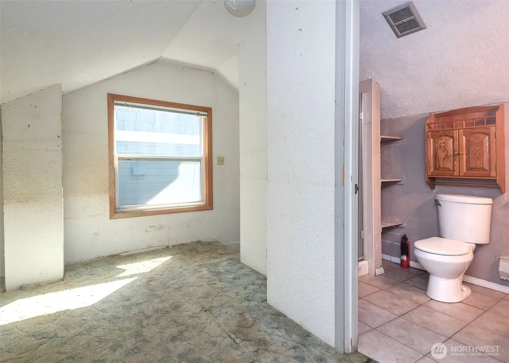 2214 N 60th Street Seattle WA 98103