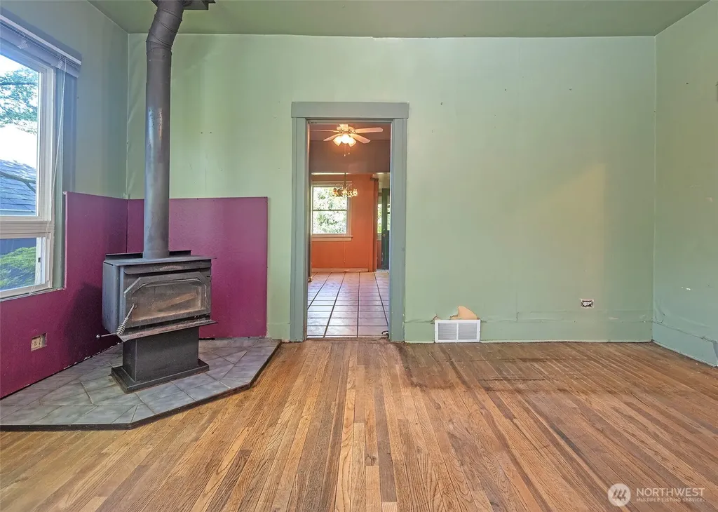 2214 N 60th Street Seattle WA 98103