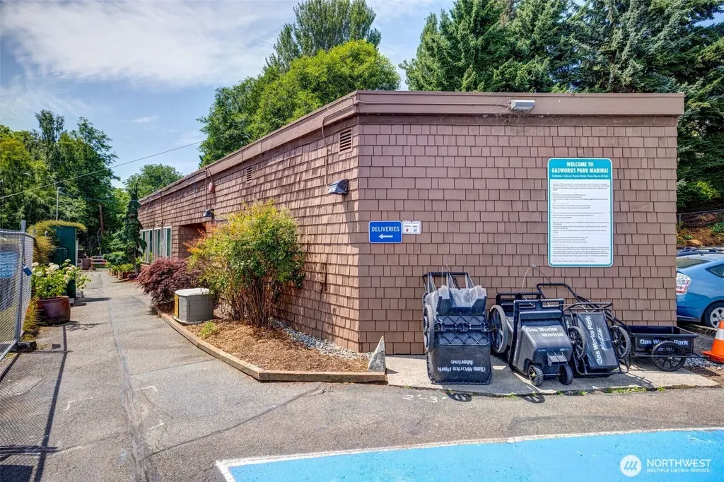 2143 N Northlake Way Seattle WA 98103