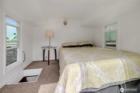 2143 N Northlake Way Seattle WA 98103