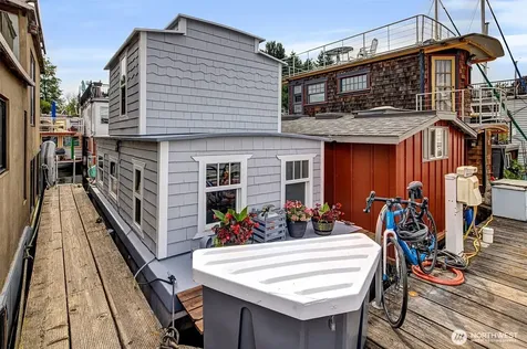 2143 N Northlake Way Seattle WA 98103