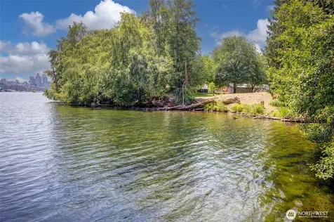 2143 N Northlake Way Seattle WA 98103